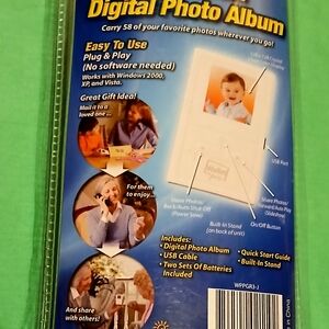 Digital Photo Album with USB Cable